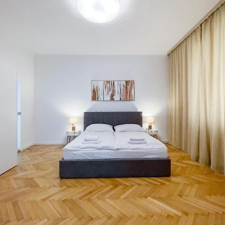 Elysian Apartment Bratislava Extérieur photo