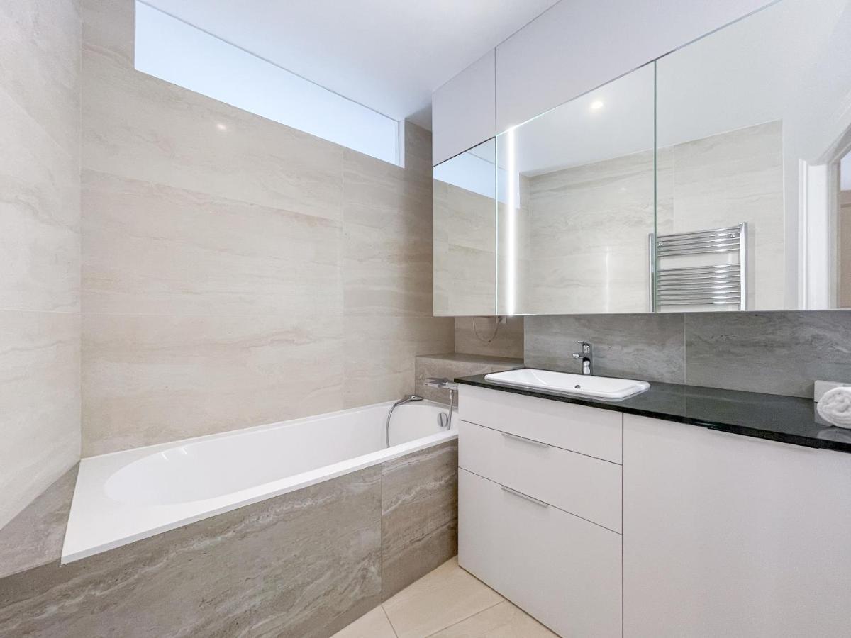 Elysian Apartment Bratislava Extérieur photo